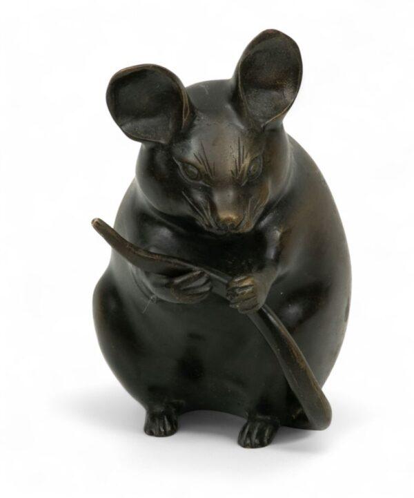 Bronze Mouse Holding Tail H 5"