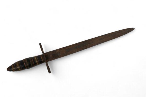 Central African 13.5" Dagger L 13.5"