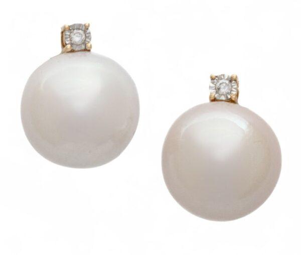 18k Yellow Gold, South Sea Pearl And Diamond Stud Earrings 9 g