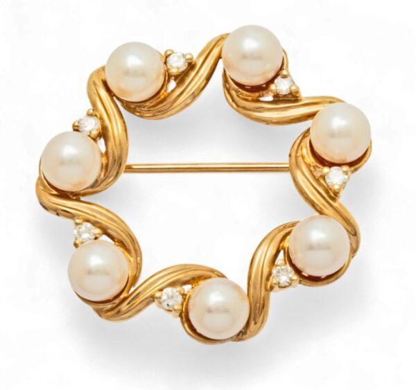 14ky Yellow Gold, Pearl, And Diamond Circle Brooch 5 g