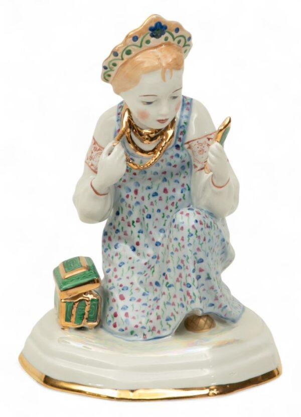 Dulevo Porcelain (Russian) Porcelain Sculpture, Ca. 1960s, 'the Malachite Casket', H 9" W 6"